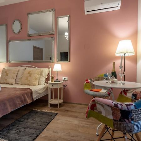 Old City Romantic Studios 4 With Free Private Parking Pula Exterior photo