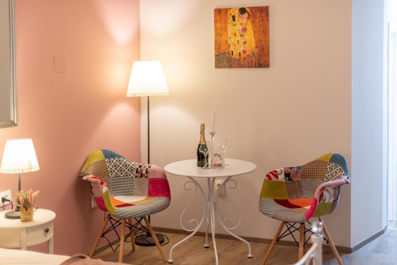 Old City Romantic Studios 4 With Free Private Parking Pula Exterior photo